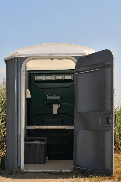 Best Portable restroom trailer rental  in Grand Rapids, MN